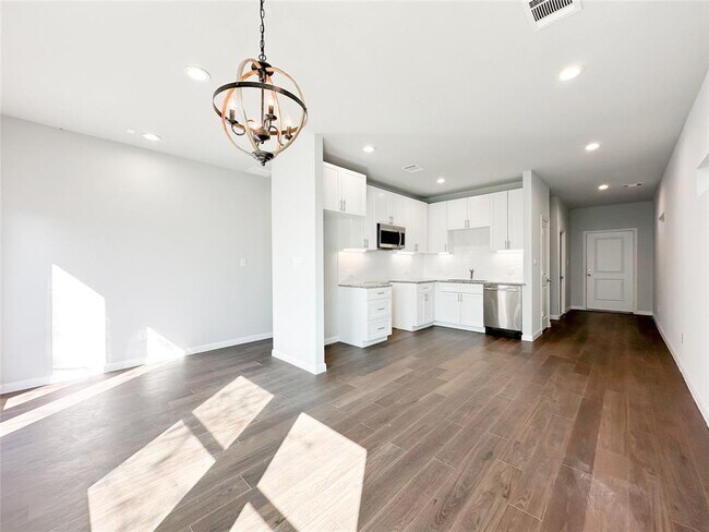 Primary Photo - 18813 Luminescent Ln