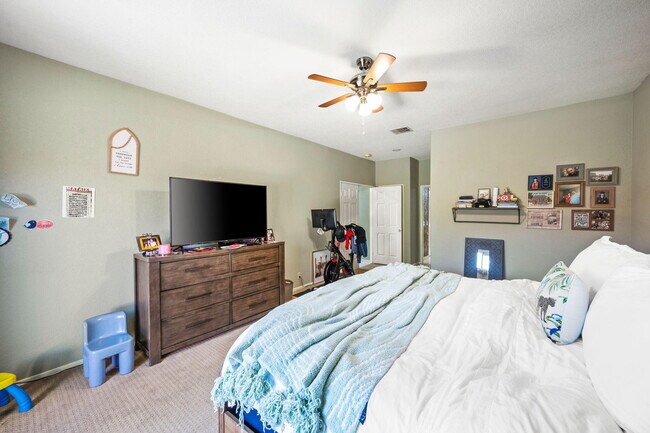 Building Photo - 48125 Vía Hermosa