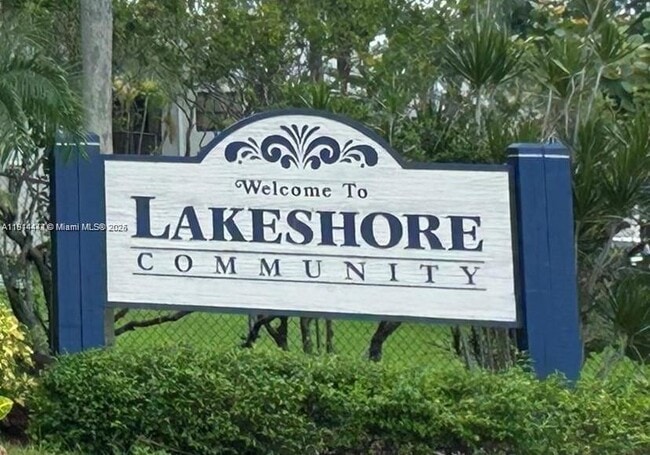 Primary Photo - 1080 N Franklin Ave