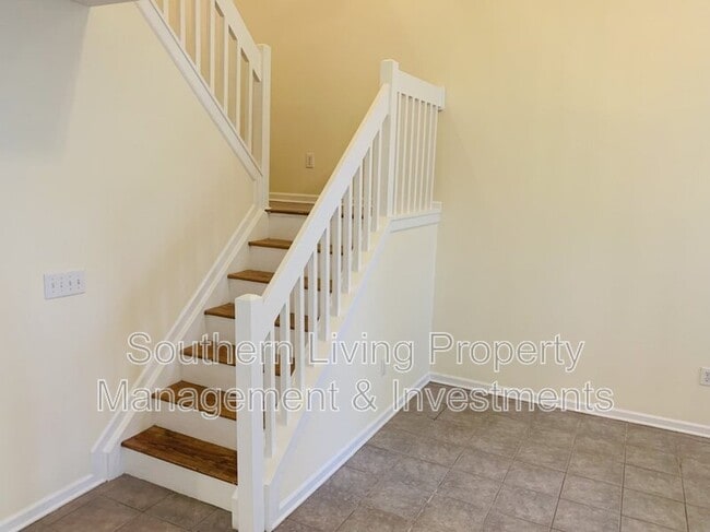 Building Photo - 9436 Elizabeth Townes Ln