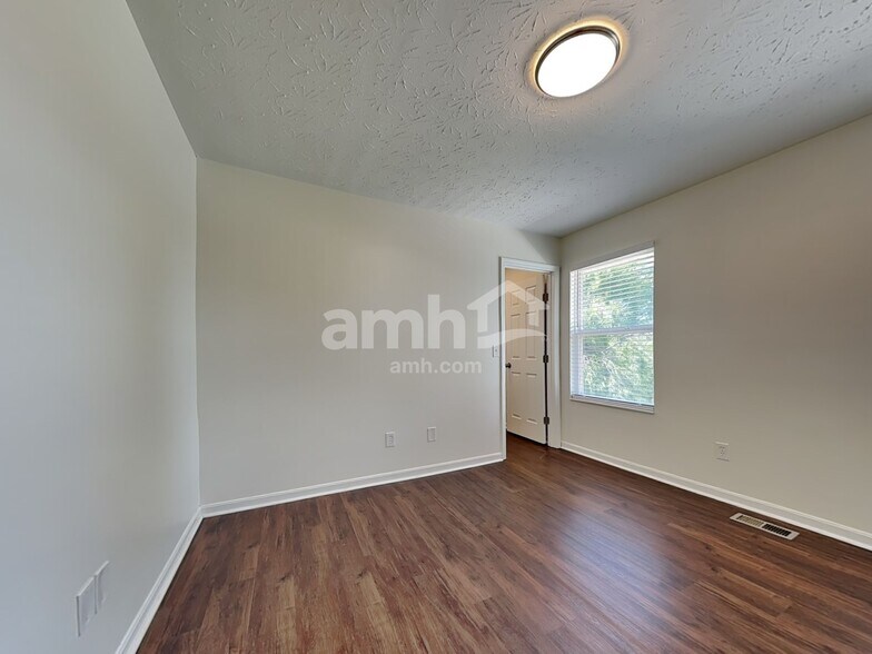 Building Photo - 6287 Glenmont Dr