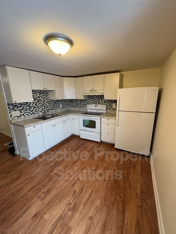 Building Photo - 850-850 Capouse Ave