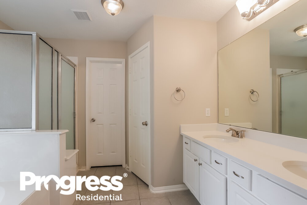 Building Photo - 30 Shimmer Pond Pl