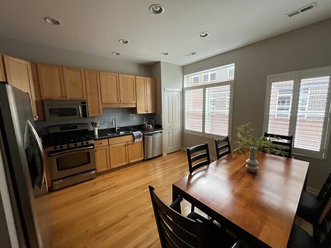 Kitchen - 1021 S Wall St