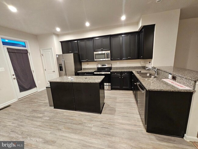 Building Photo - 1009 Rampart Dr