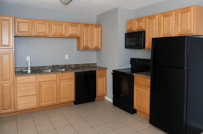 Building Photo - 4 Bed, 1 Bath Home in South Kansas City!
