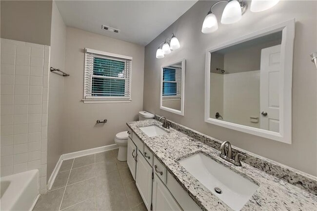 Building Photo - 811 Springdale Crossing