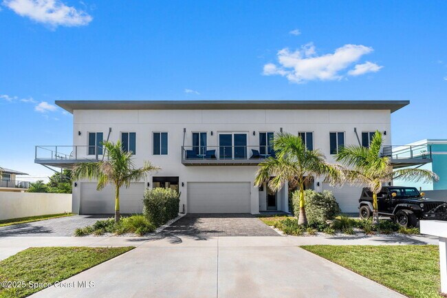 Building Photo - 106 4th Ave