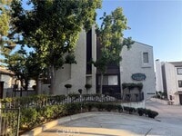 Building Photo - 452 W Huntington Dr