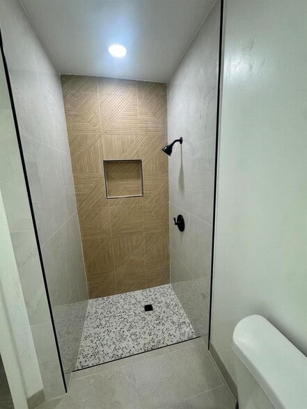 Building Photo - 6260 SW 6th St