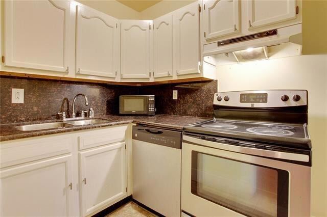 Building Photo - 521 Dumaine St