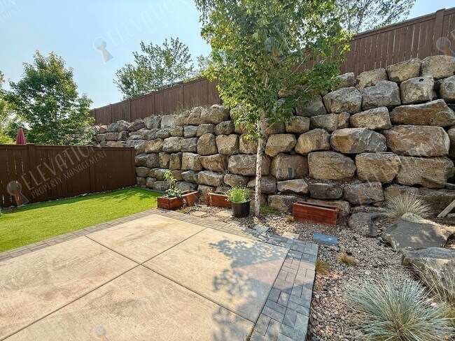 Building Photo - 63151 Black Powder Ln