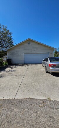 Building Photo - 4426 High School Rd