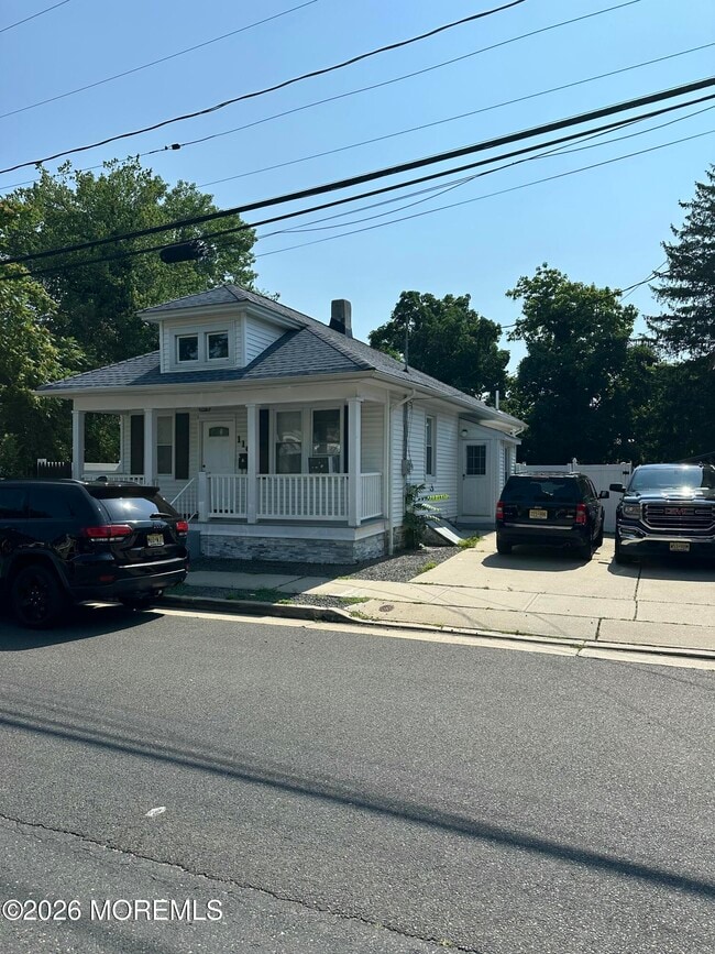 Building Photo - 116 Dewitt Ave