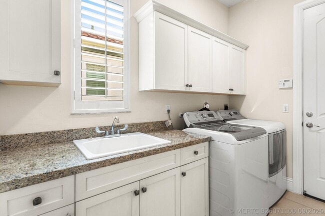 Building Photo - 12121 Sunnydale Dr