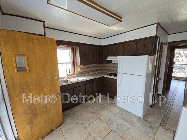 Building Photo - 3759 Columbus St