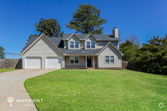 Building Photo - Beautiful 4 Bedroom