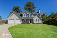 Building Photo - Beautiful 4 Bedroom