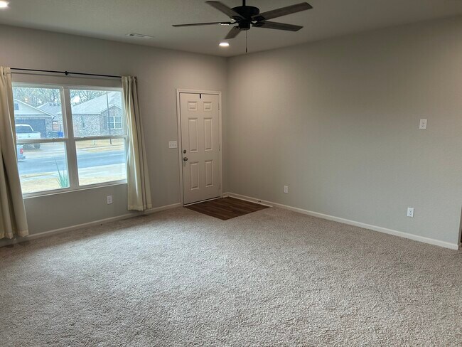 Building Photo - 1170 Rockwell Dr