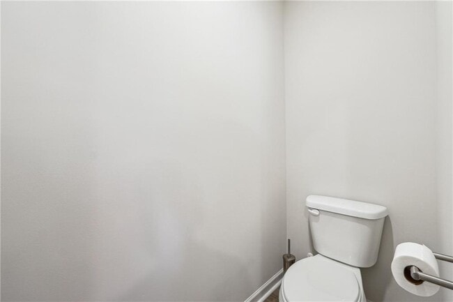 Building Photo - 446 Ravine Dr