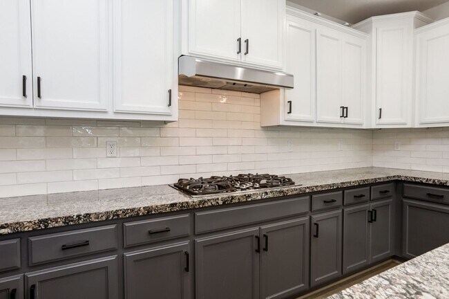 Building Photo - 4 Bed / 3 Bath San Bruno home in highly de...