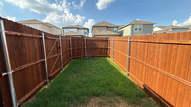 Building Photo - 3025 Pecan Farm Ln