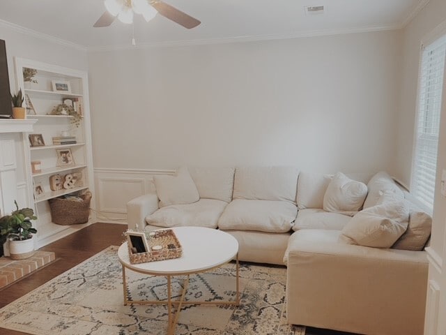 Living room - 302 Springview Ln