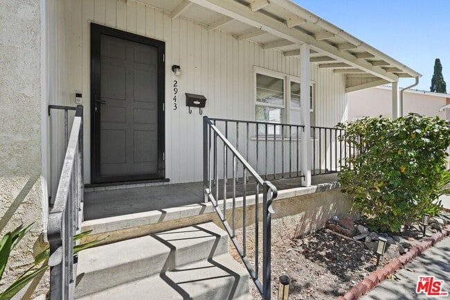 Building Photo - 2943 Los Olivos Ln