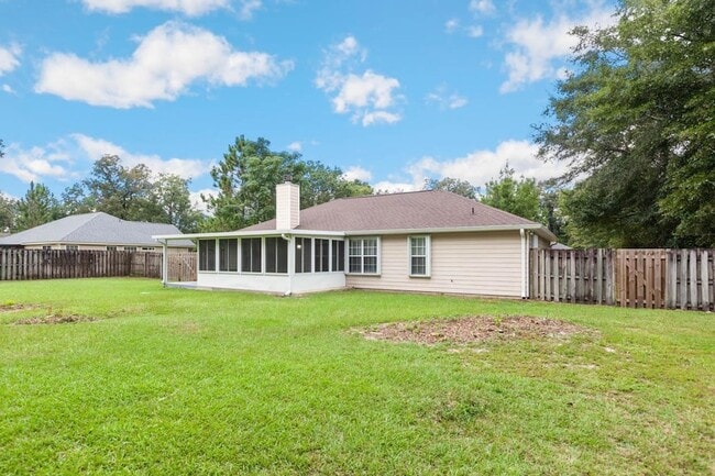 Building Photo - 121 Duncan Dr