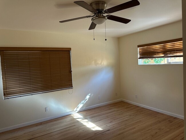 Building Photo - Well cared for home with bonus room