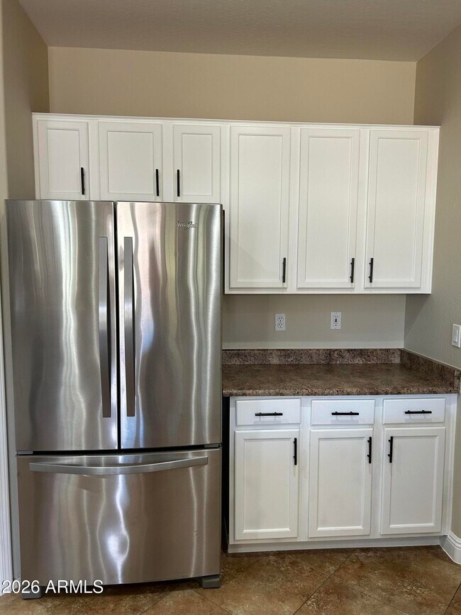 Building Photo - 7024 S Claiborne Ave