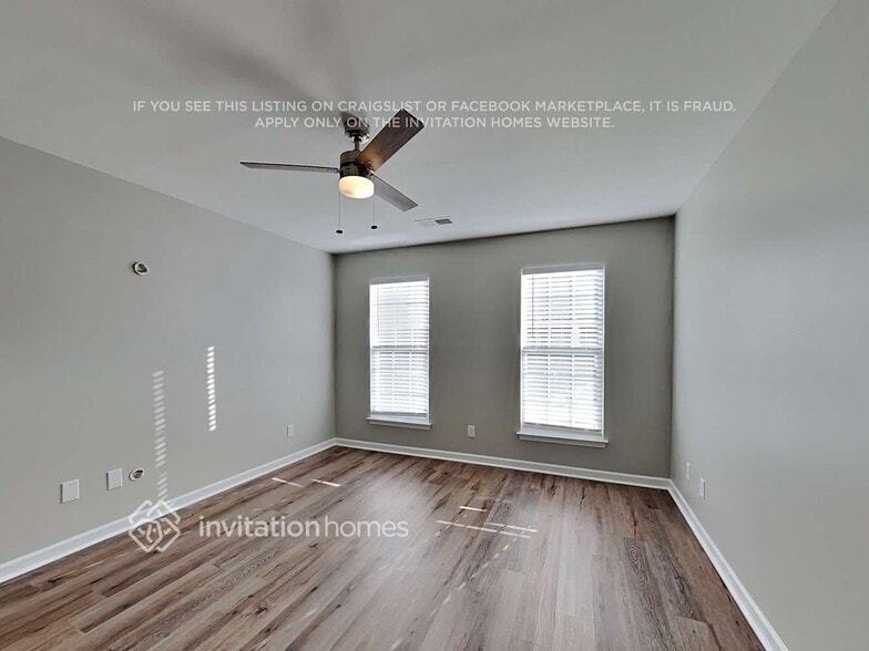 Building Photo - 213 Gabriel Dr