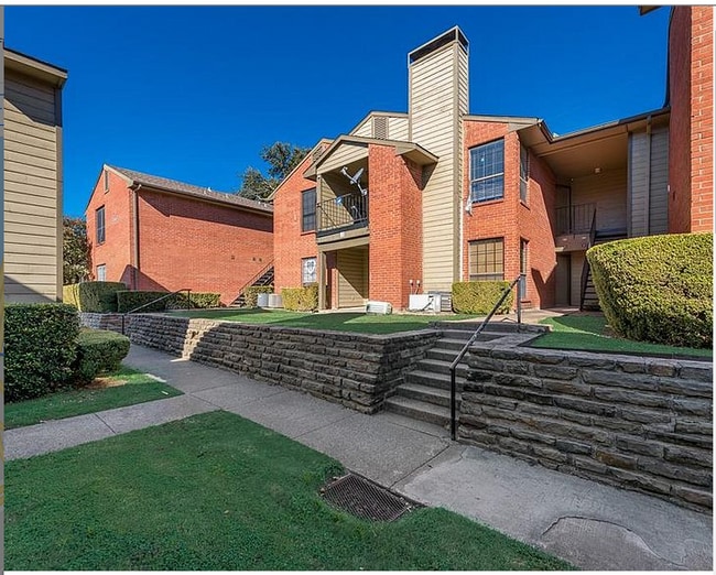 Building Photo - 5909 Lake Hubbard Pkwy