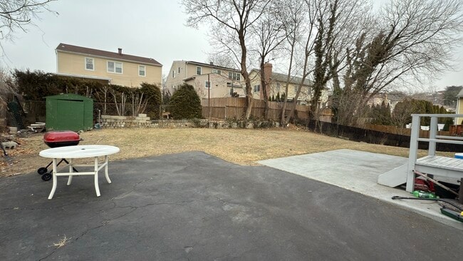 Backyard with patio - 484 Main St