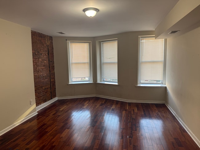 Building Photo - Charming 1-Bedroom in the Heart of Charles Village