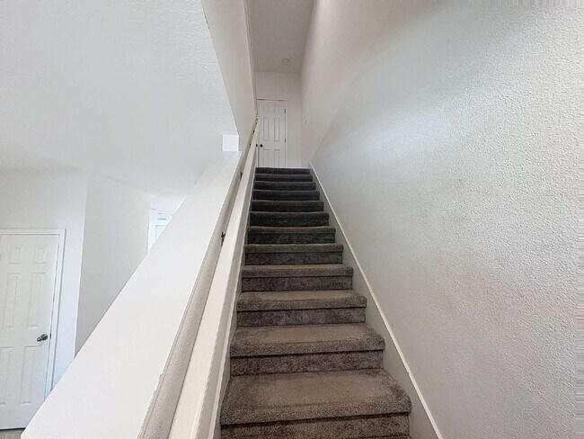 Building Photo - 6328 Goldcoast Ave