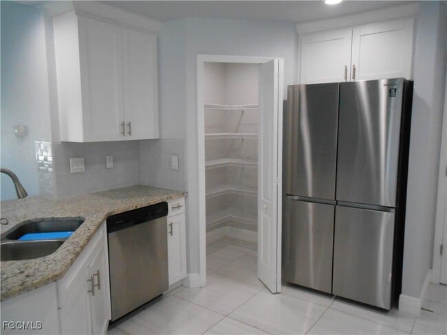 Building Photo - 601 Clayton Ave