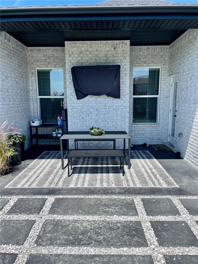 Building Photo - 2014 W Chandler Ave