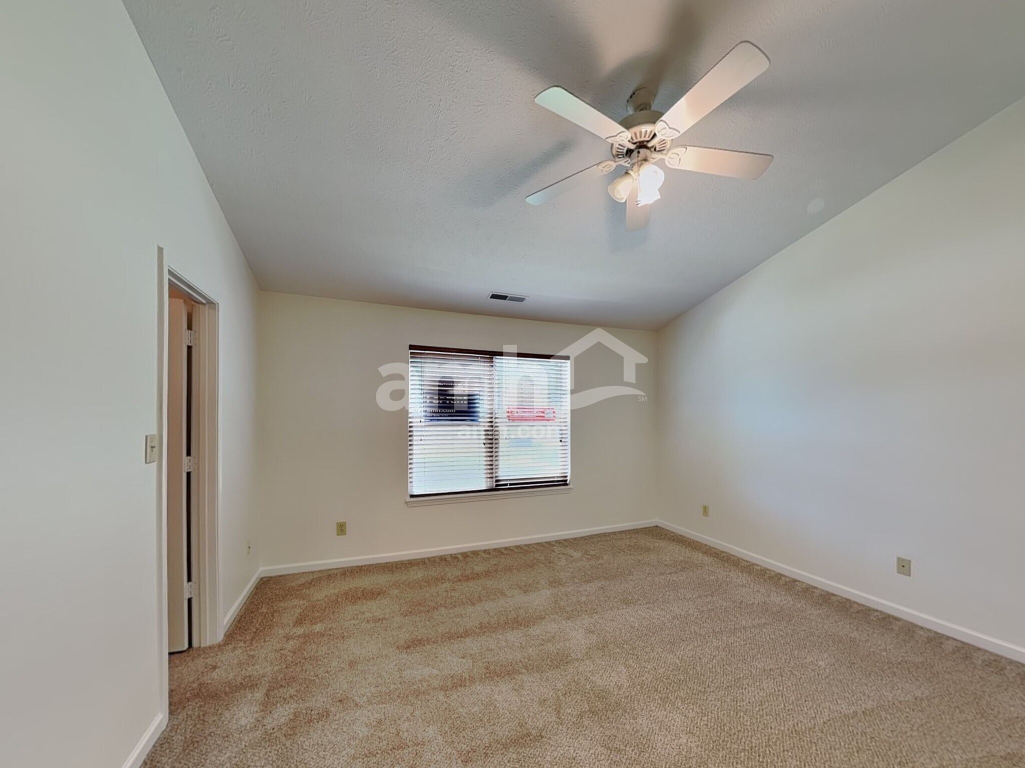 Building Photo - 559 Prince Dr