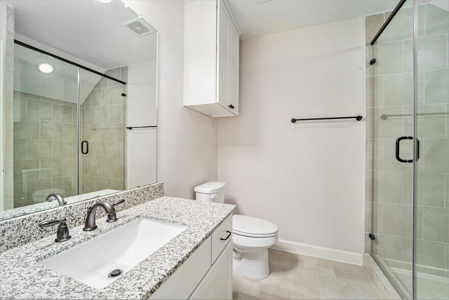 Building Photo - 1404 W 26th St