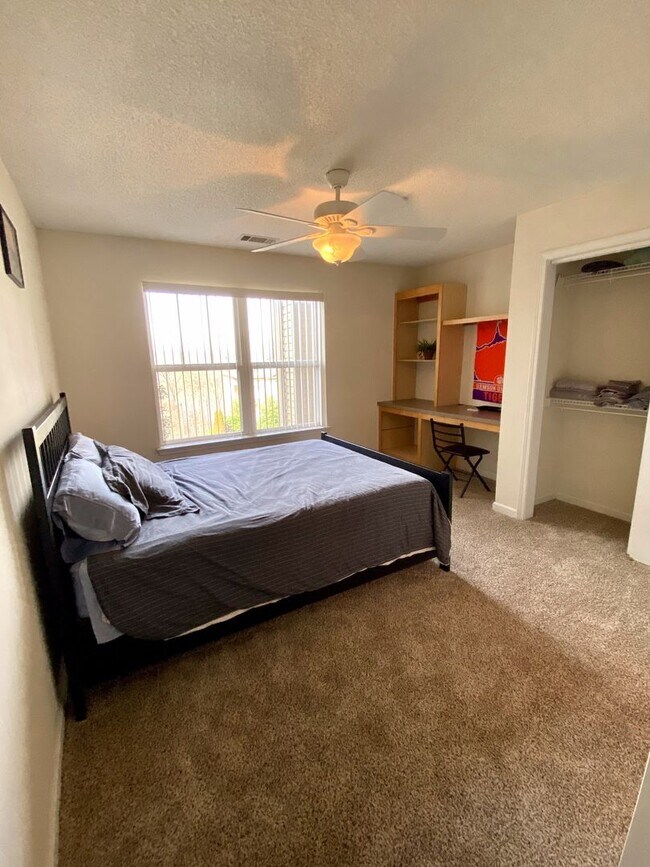 Building Photo - 1012 Harts Cove Way