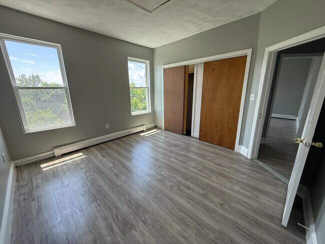 Building Photo - 26 Alpine Pl