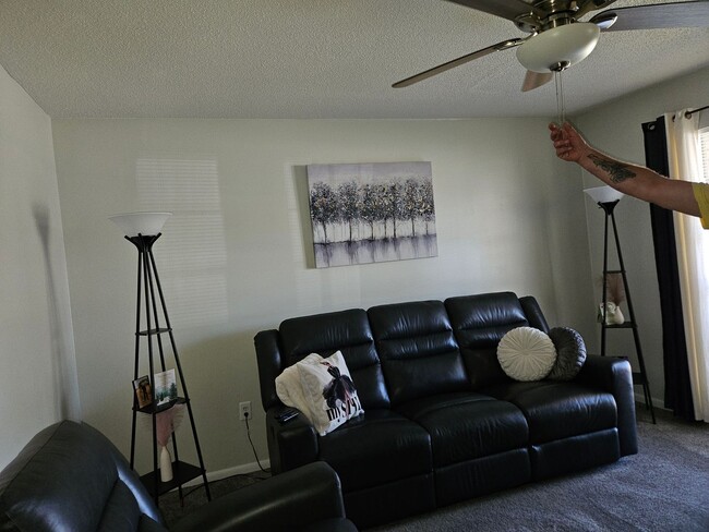 Building Photo - 3 BEDROOM