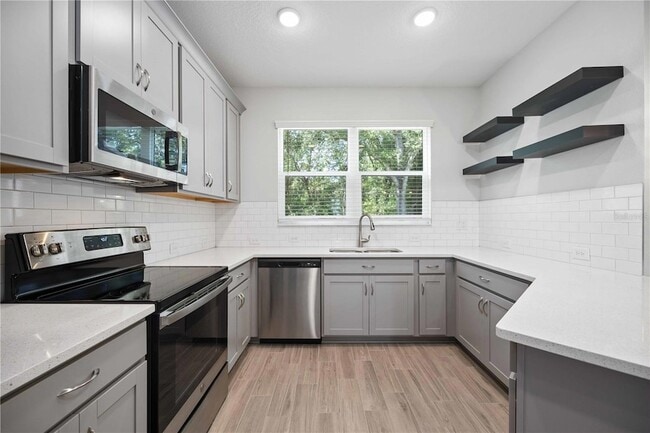Building Photo - 3040 Via Sienna Cir
