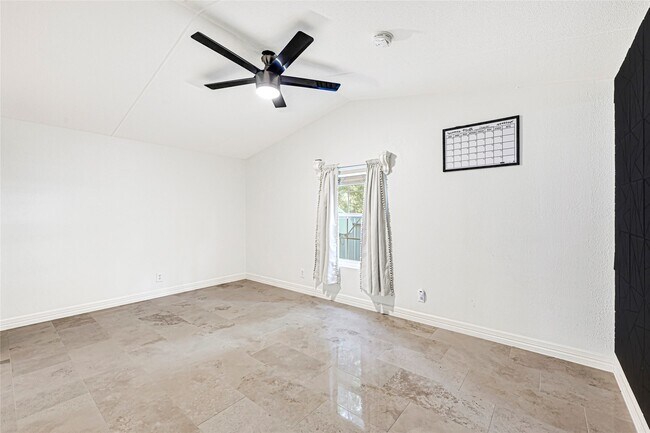 Building Photo - 509 Joan Of Arc Dr