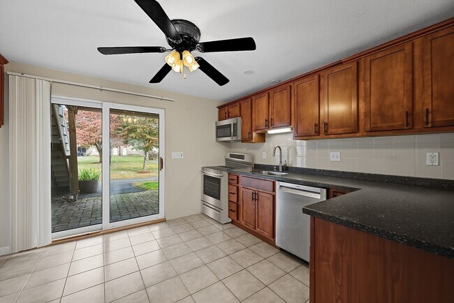 Building Photo - 10 Washington Park Dr