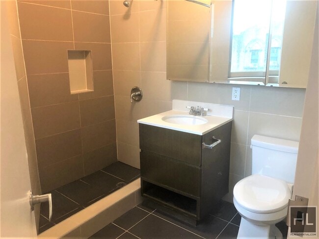 Building Photo - 3030 Middletown Rd