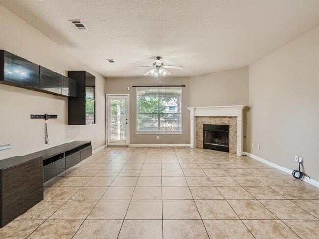 Building Photo - 210 Arrowhead Trail