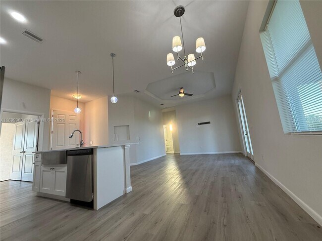 Building Photo - 1025 Jupiter Lp