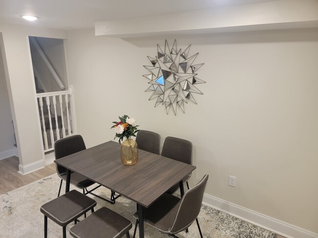 Building Photo - 401 S Ann St